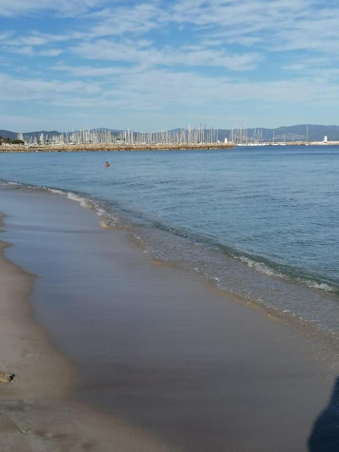 Beau studio rénové avec vue Vieux Hyères Esterno foto