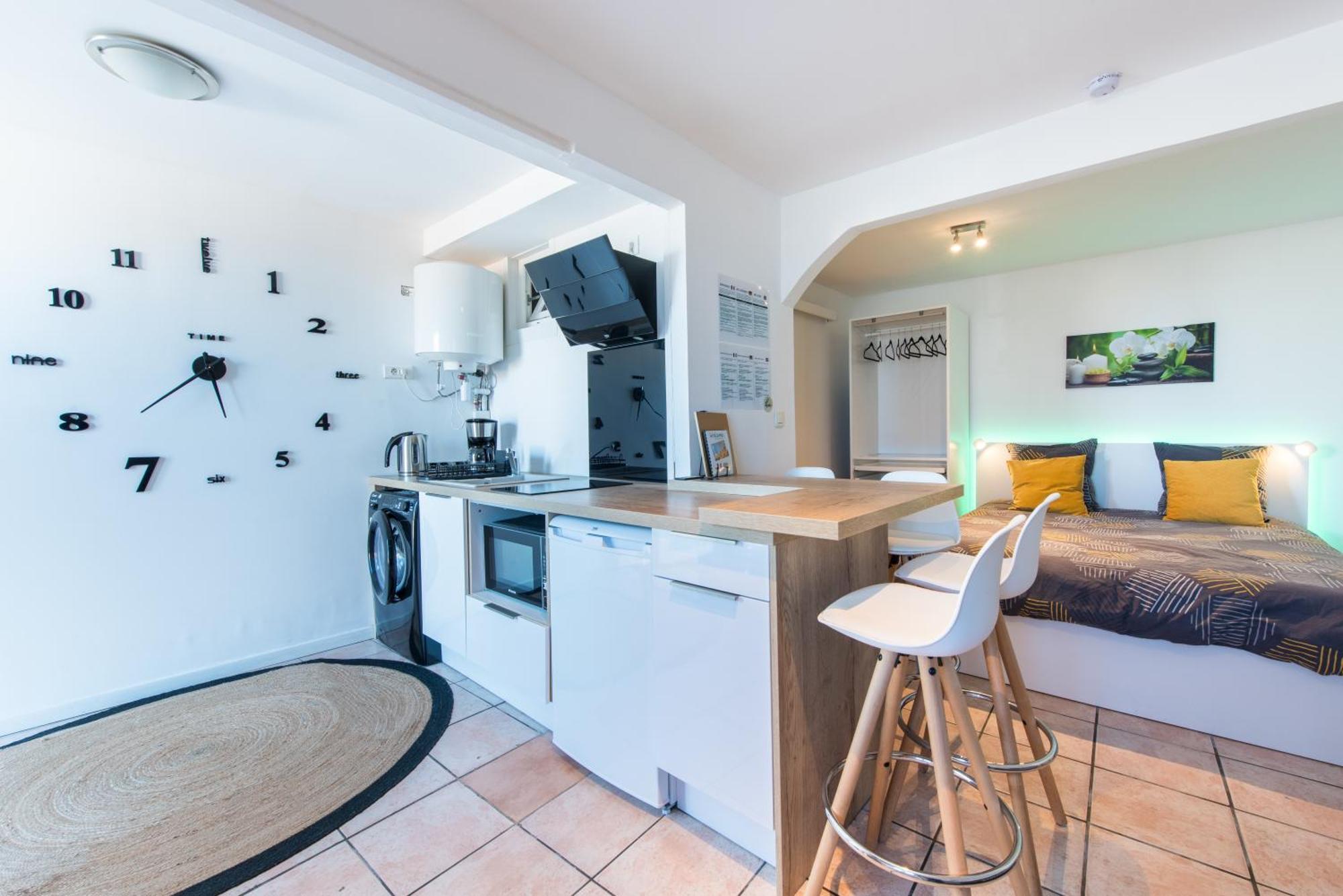 Beau studio rénové avec vue Vieux Hyères Esterno foto