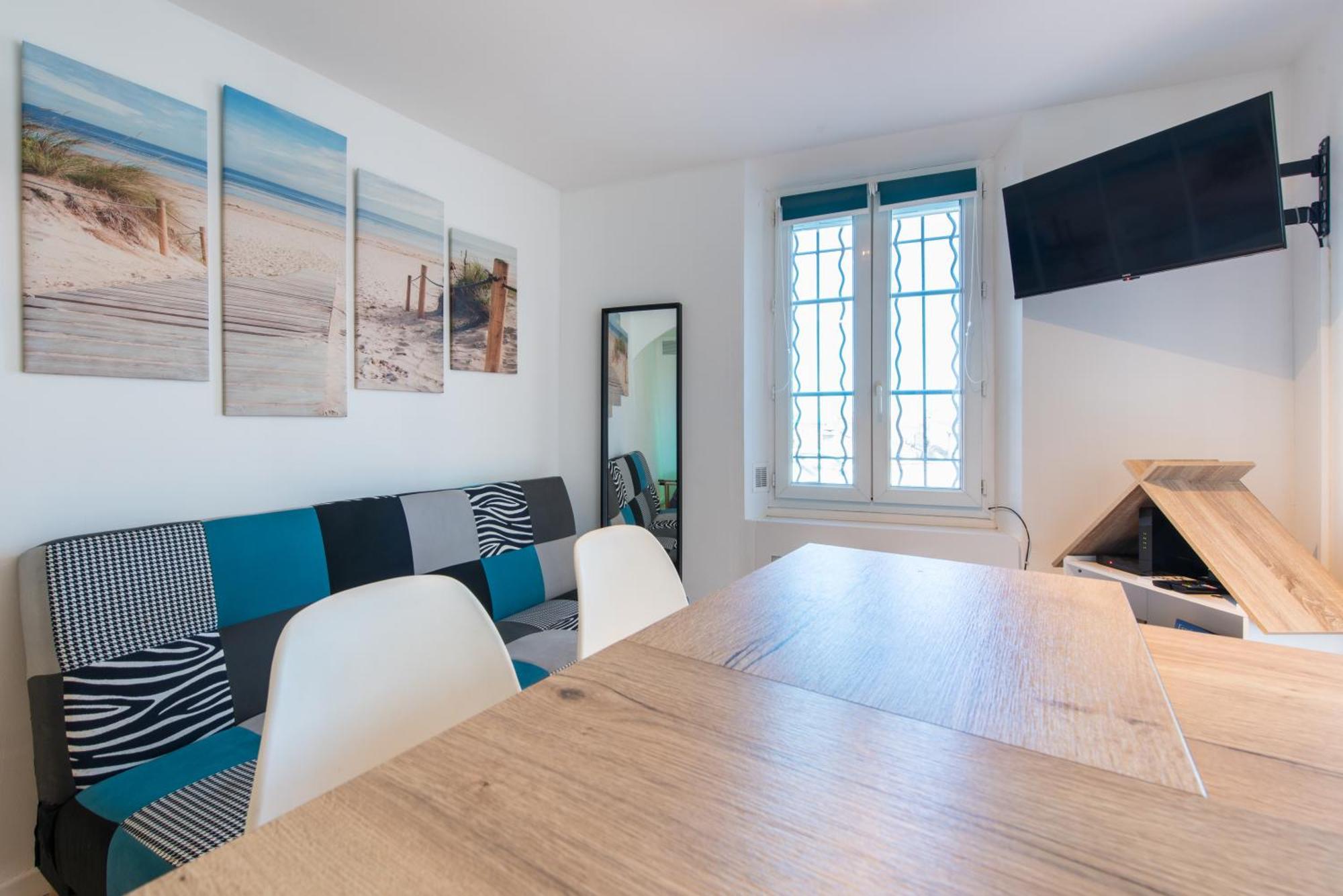 Beau studio rénové avec vue Vieux Hyères Esterno foto