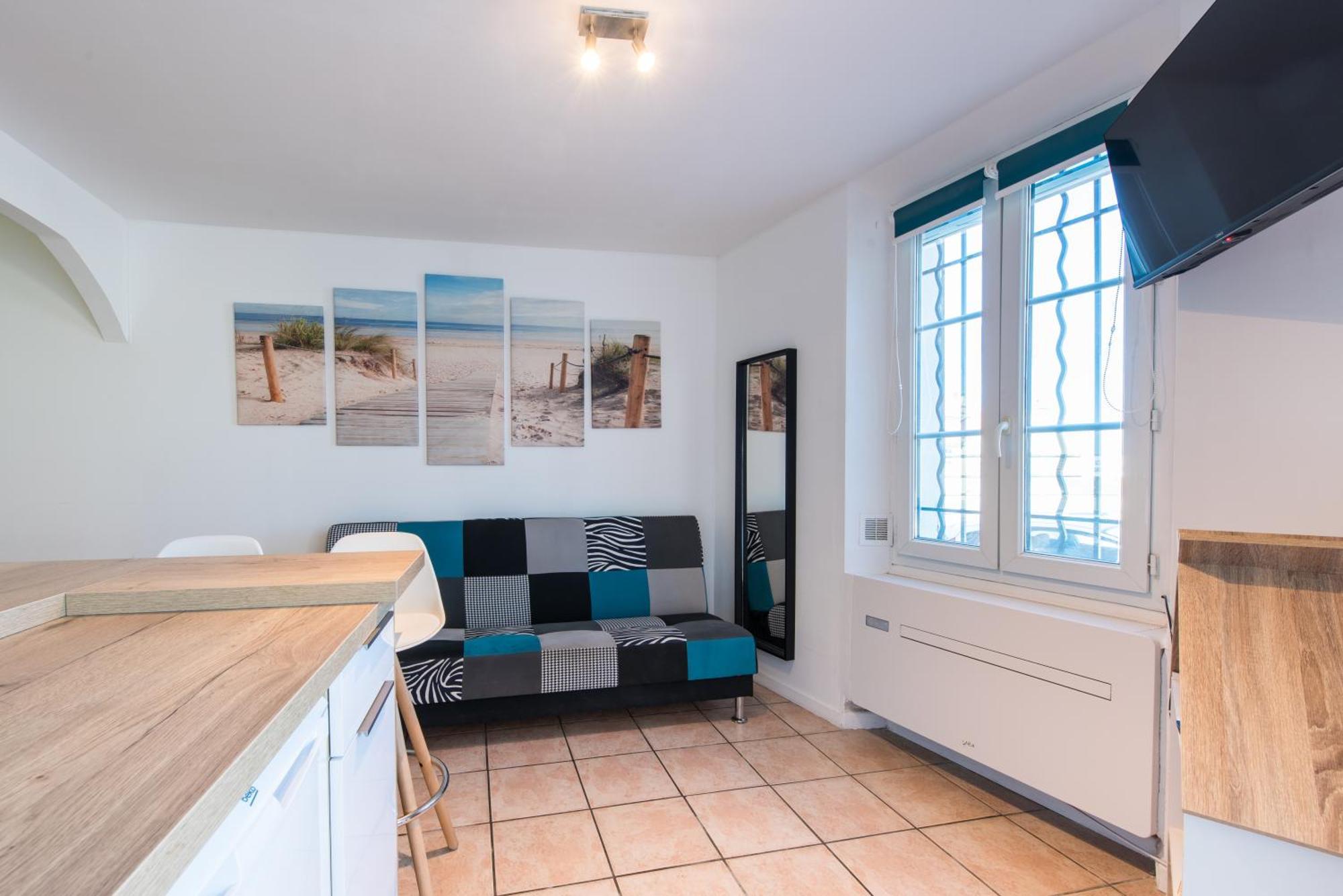 Beau studio rénové avec vue Vieux Hyères Esterno foto